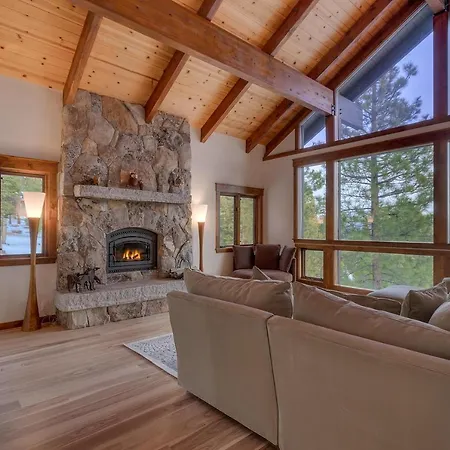 Kings Way Lake View - Spacious 4 Bedroom W Private Hot Tub, Pool Table!